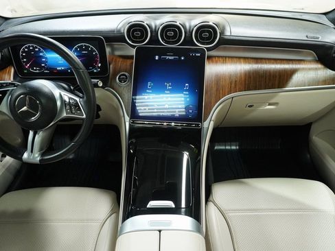 Used 2024 Mercedes-Benz GLC 300 4MATIC image 19