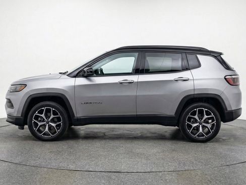 Used 2025 Jeep Compass Limited AWD/4WD image 5