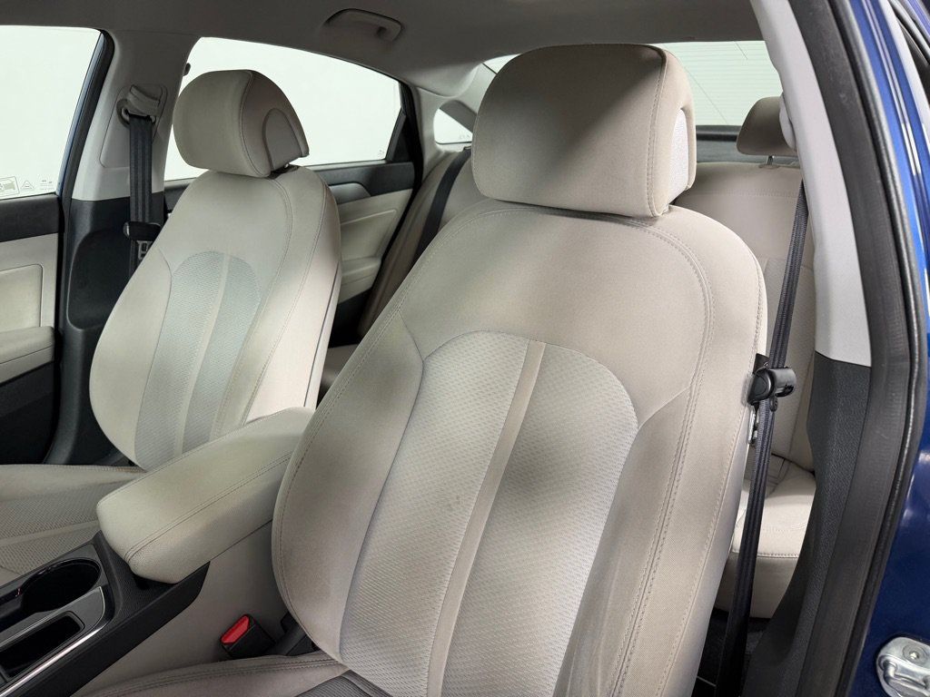 Used 2015 Hyundai Sonata SE w/ Option Group 09 FWD image 13