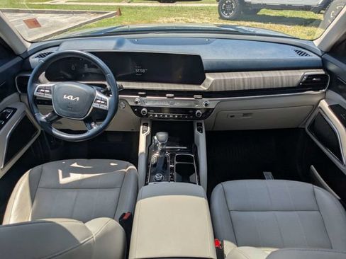 Used 2022 Kia Telluride SX w/ Towing Package FWD image 15