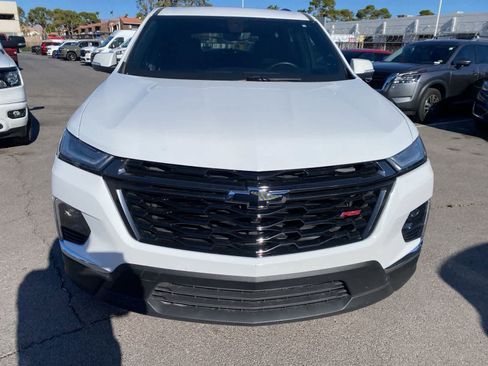 Used 2023 Chevrolet Traverse RS image 2