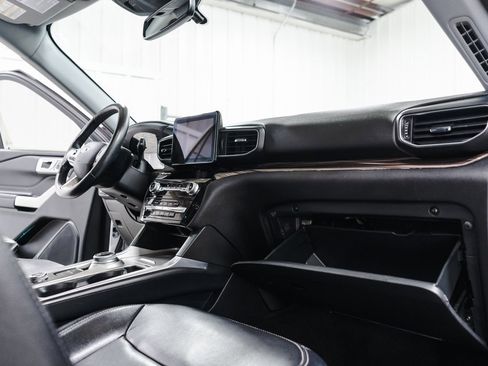 Used 2021 Ford Explorer Limited w/ Equipment Group 301A image 41