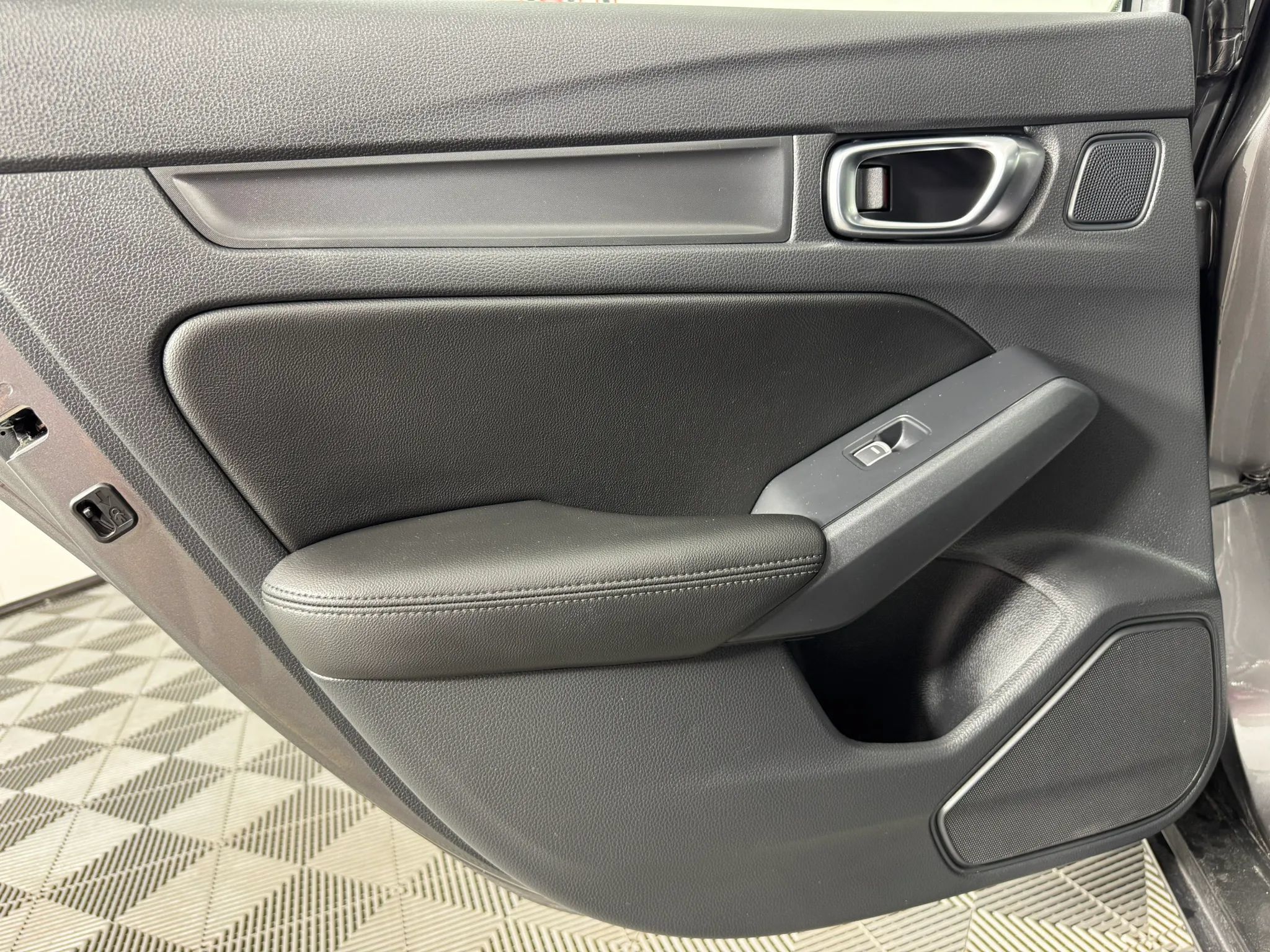 Used 2025 Acura Integra FWD image 41