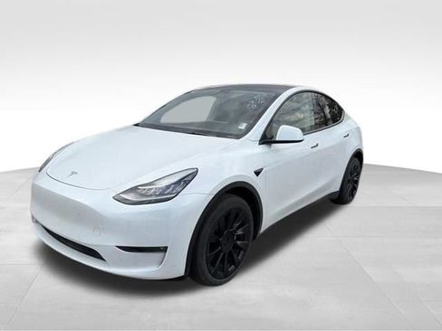 Used 2022 Tesla Model Y Long Range AWD/4WD image 4