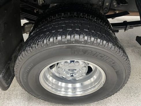 Used 2024 Ford F350 Platinum image 17