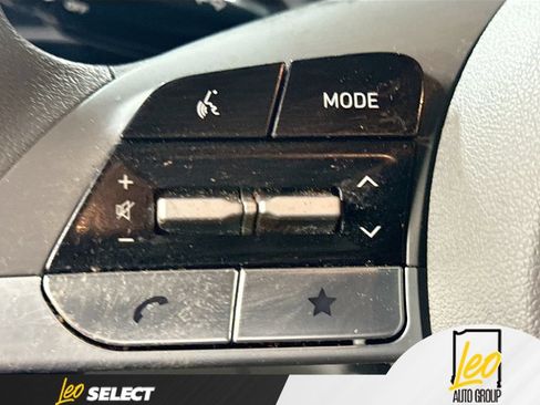 Used 2024 Hyundai Elantra SEL FWD image 11