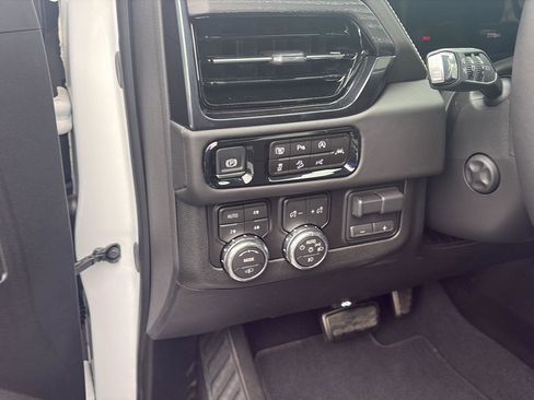 Used 2026 GMC Yukon AT4 Ultimate AWD/4WD image 13