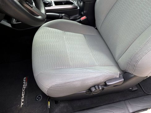 Used 2017 Toyota Tacoma SR5 w/ Tow Package image 13