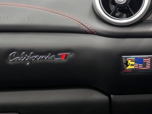 Used 2015 Ferrari California T RWD image 28