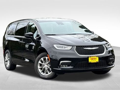 New 2026 Chrysler Pacifica Select image 1