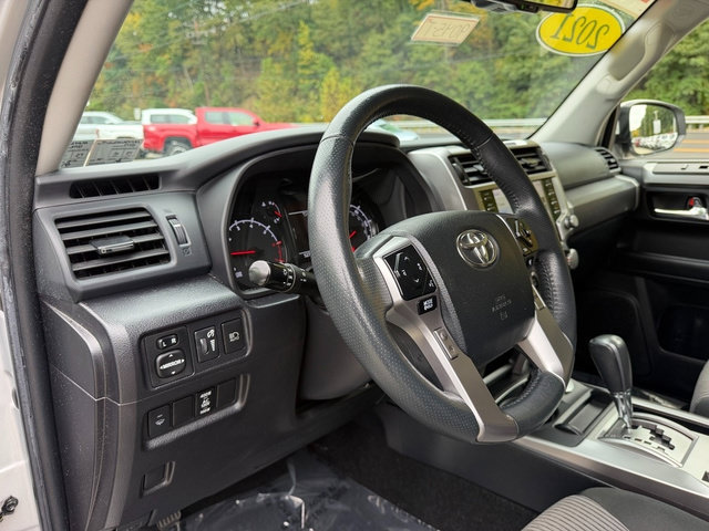 Certified 2021 Toyota 4Runner SR5 AWD/4WD image 16
