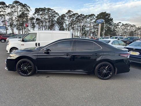 Used 2022 Toyota Camry XSE image 2