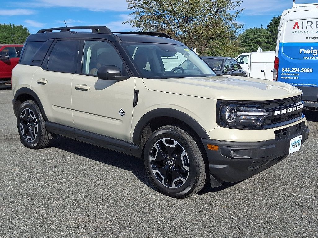 Used 2024 Ford Bronco Sport Outer Banks w/ Tech Package AWD/4WD image 1