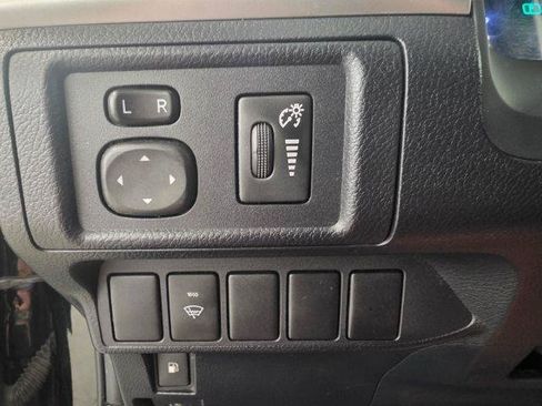 Used 2013 Lexus CT 200h w/ Seat Comfort Pkg FWD image 19