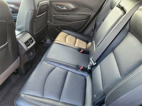 Used 2023 GMC Terrain SLT image 30
