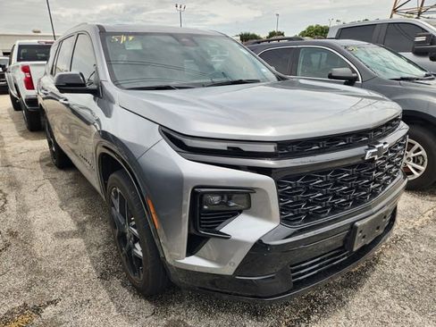 Used 2024 Chevrolet Traverse RS FWD image 1