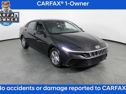 Certified 2024 Hyundai Elantra SE FWD image 5
