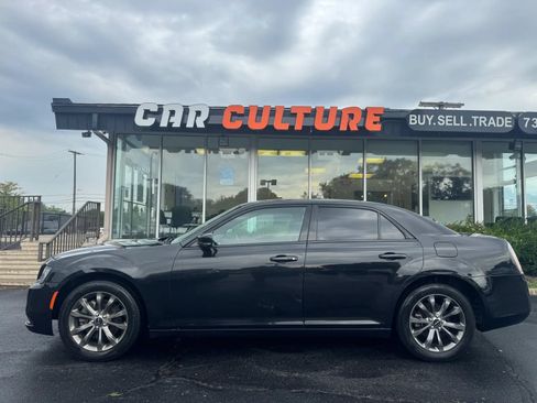 Used 2014 Chrysler 300 S w/ Light Group AWD/4WD image 2