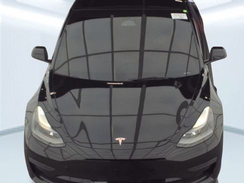 Used 2023 Tesla Model 3 Standard Range image 2