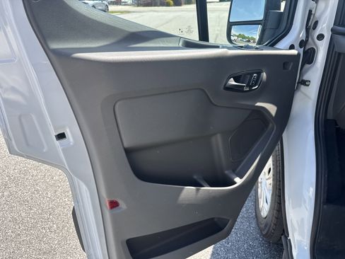 Used 2024 Ford Transit 350 XLT RWD image 6