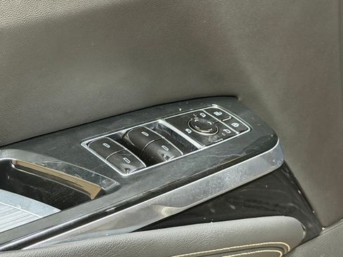 Used 2025 Cadillac Escalade ESV Sport AWD/4WD image 25