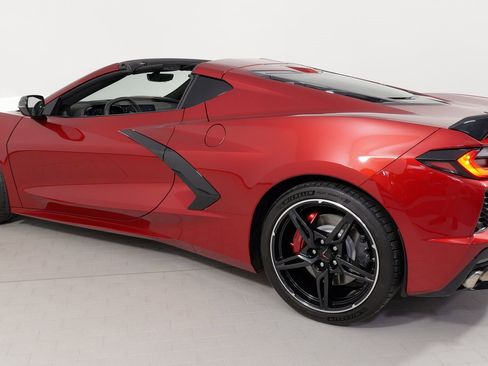 Used 2021 Chevrolet Corvette Stingray w/ Z51 Performance Package image 32