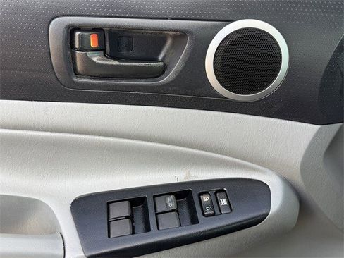 Used 2014 Toyota Tacoma PreRunner image 23