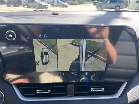 New 2026 Chevrolet Equinox LT w/ Convenience Package II FWD image 27