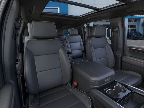 New 2026 Chevrolet Suburban Premier AWD/4WD image 18