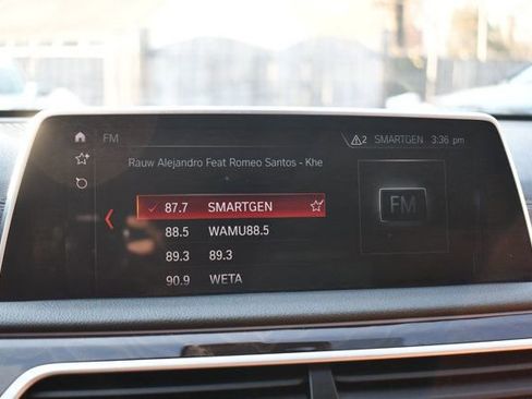 Used 2018 BMW 740i xDrive image 38