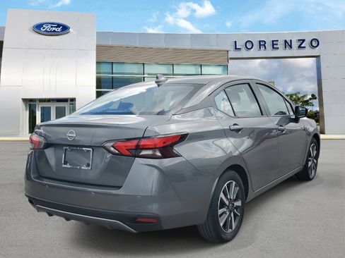 Used 2025 Nissan Versa SV image 5