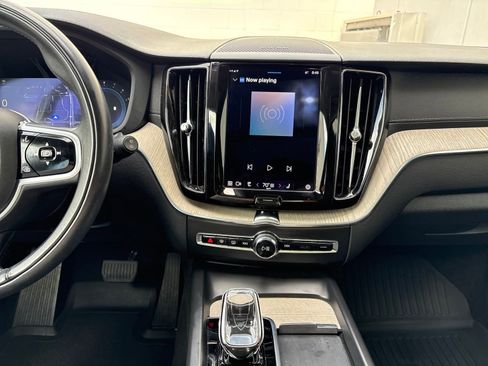 Certified 2022 Volvo XC60 B5 Inscription w/ Climate Package image 20