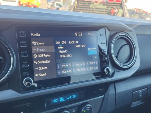 Used 2022 Toyota Tacoma TRD Off-Road w/ Technology Package image 23