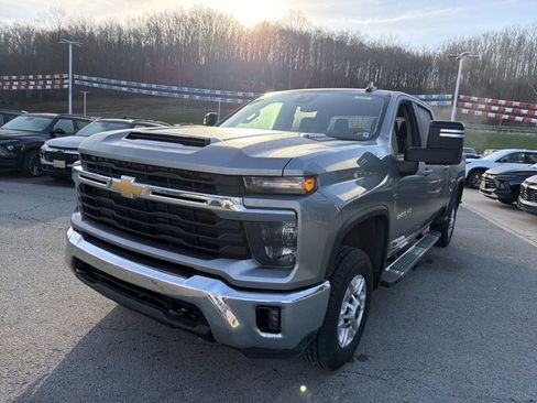 Used 2025 Chevrolet Silverado 2500 LT w/ Convenience Package image 11