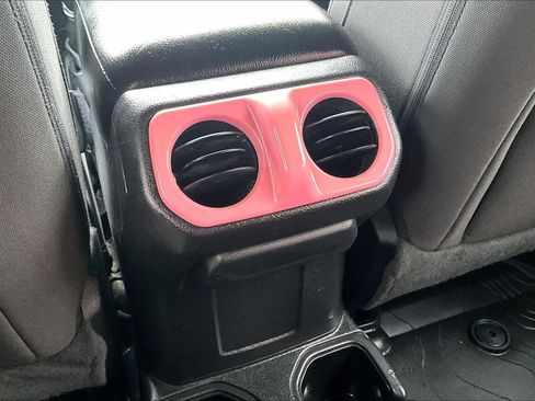 Used 2022 Jeep Wrangler Unlimited Sport AWD/4WD image 31