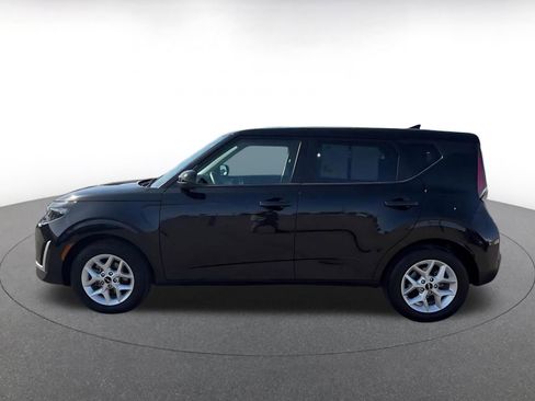 Used 2025 Kia Soul LX w/ LX Technology Package image 9