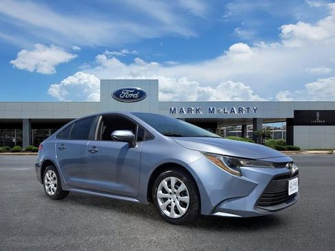 Used 2023 Toyota Corolla LE w/ LE Convenience Package FWD image 7