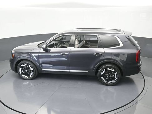 Used 2025 Kia Telluride S FWD image 50