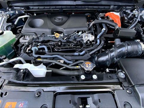 Certified 2025 MAZDA CX-50 AWD 2.5 Hybrid w/ Premium Pkg image 29