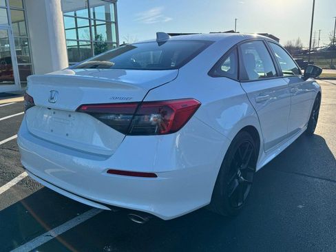 Used 2024 Honda Civic Sport image 3