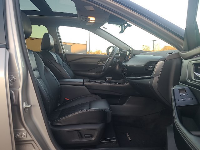 Certified 2023 Nissan Rogue Platinum AWD/4WD image 29