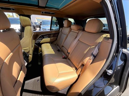 Used 2025 Land Rover Range Rover SE AWD/4WD image 29
