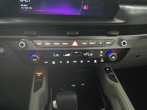 Used 2024 Kia Telluride S w/ S Sunroof Package image 23