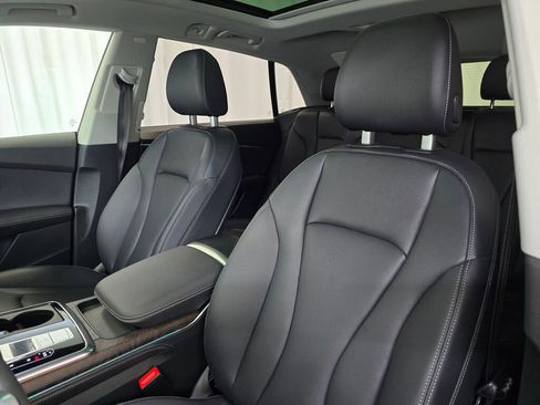 Used 2023 Audi Q8 Prestige image 33