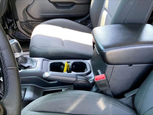 Used 2019 Jeep Wrangler Unlimited Sport AWD/4WD image 20