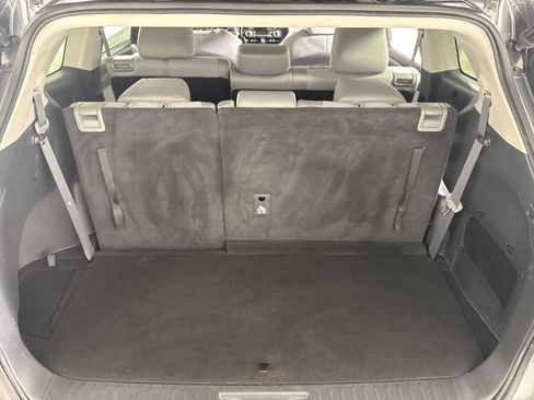 Used 2022 Toyota Highlander LE AWD/4WD image 18