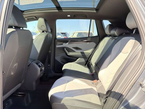 New 2026 Volkswagen Tiguan SE R-Line FWD image 13