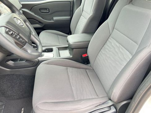 Used 2024 Nissan Frontier S w/ Technology Package image 5