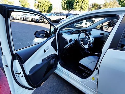 Used 2016 Toyota Prius Four FWD image 46