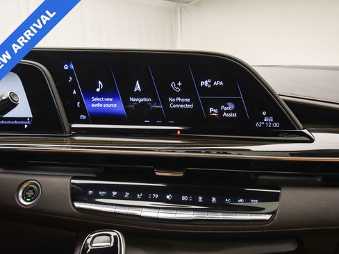Used 2022 Cadillac Escalade ESV Premium Luxury image 42